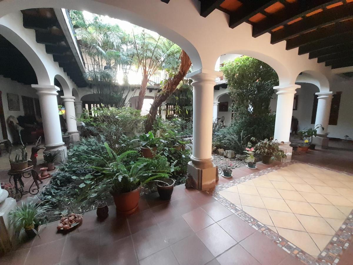 אנטיגואה גואטמלה Hotel Y Jardines Casa Buho מראה חיצוני תמונה