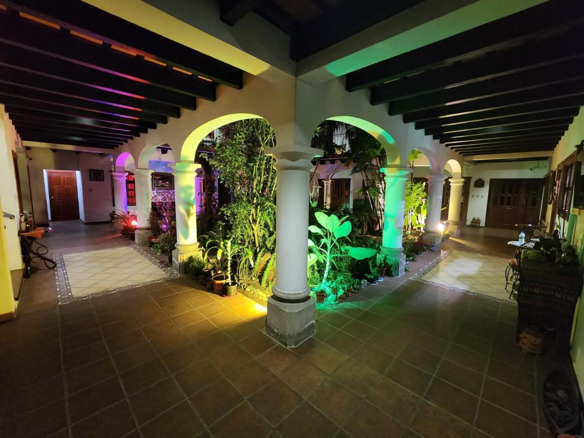 אנטיגואה גואטמלה Hotel Y Jardines Casa Buho מראה חיצוני תמונה