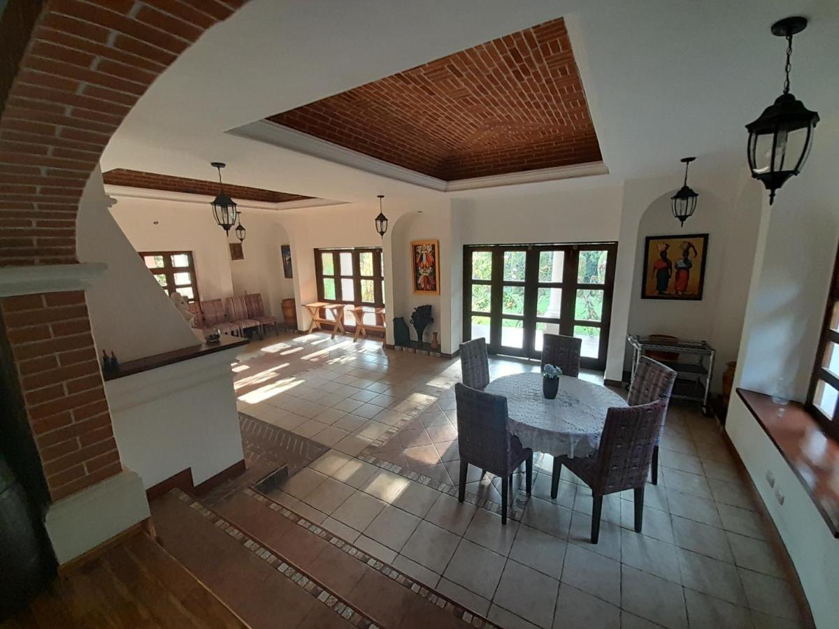 אנטיגואה גואטמלה Hotel Y Jardines Casa Buho מראה חיצוני תמונה