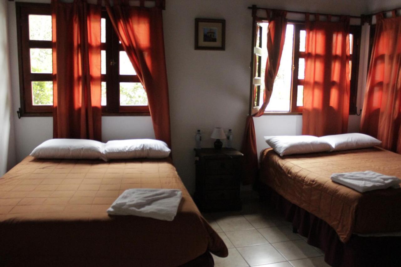 אנטיגואה גואטמלה Hotel Y Jardines Casa Buho מראה חיצוני תמונה