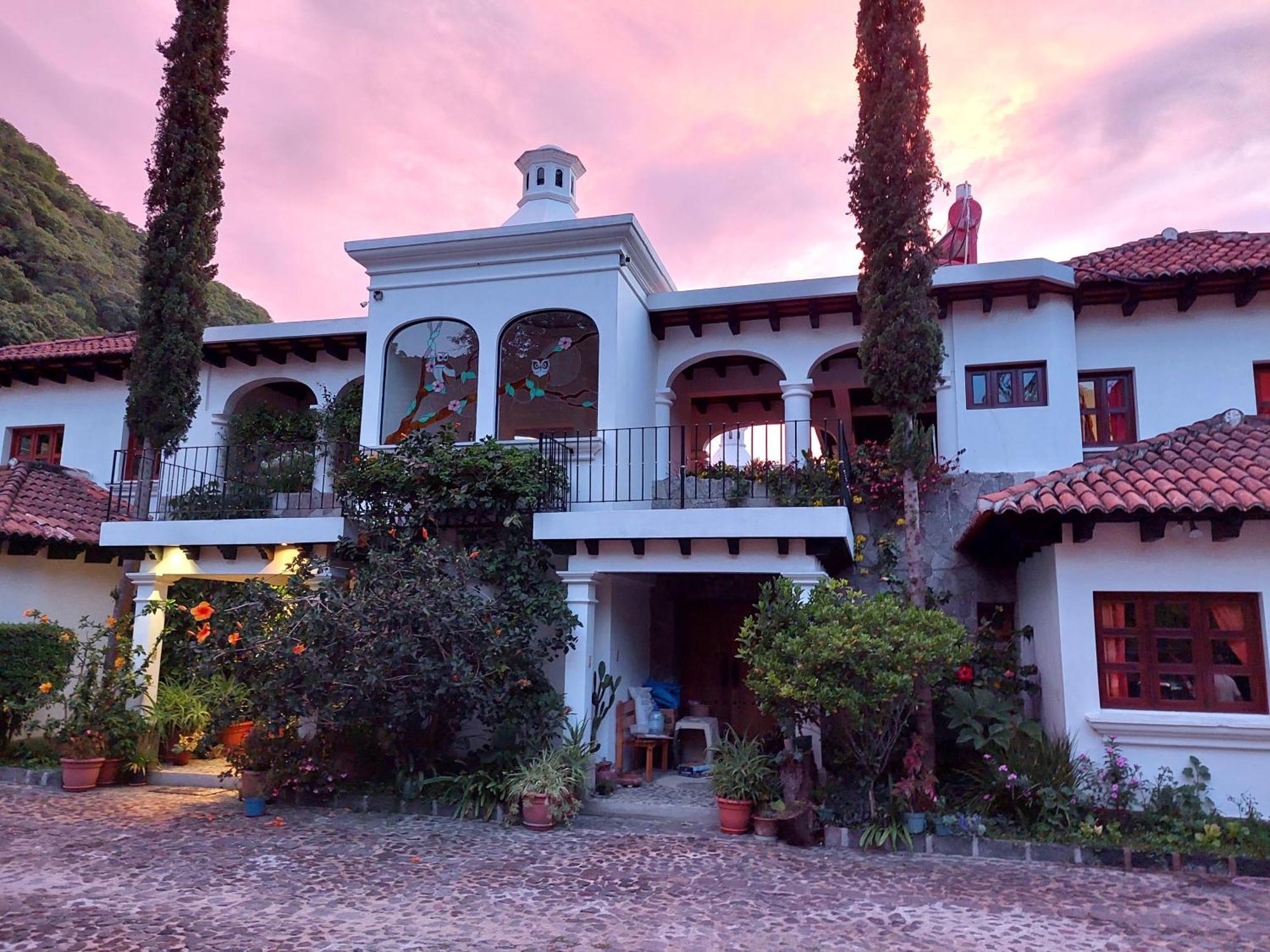 אנטיגואה גואטמלה Hotel Y Jardines Casa Buho מראה חיצוני תמונה