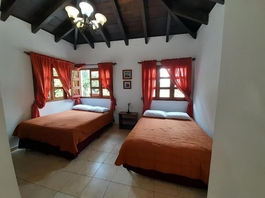 אנטיגואה גואטמלה Hotel Y Jardines Casa Buho מראה חיצוני תמונה
