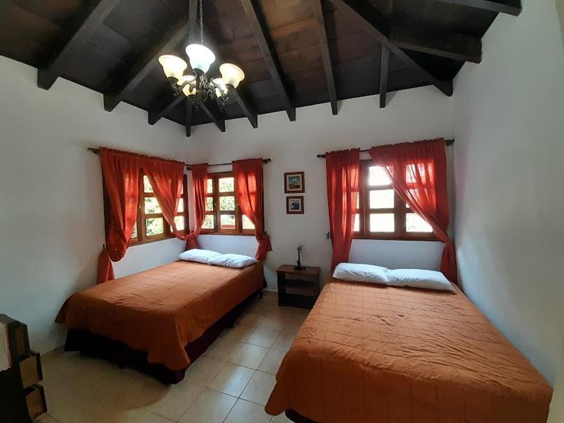 אנטיגואה גואטמלה Hotel Y Jardines Casa Buho מראה חיצוני תמונה