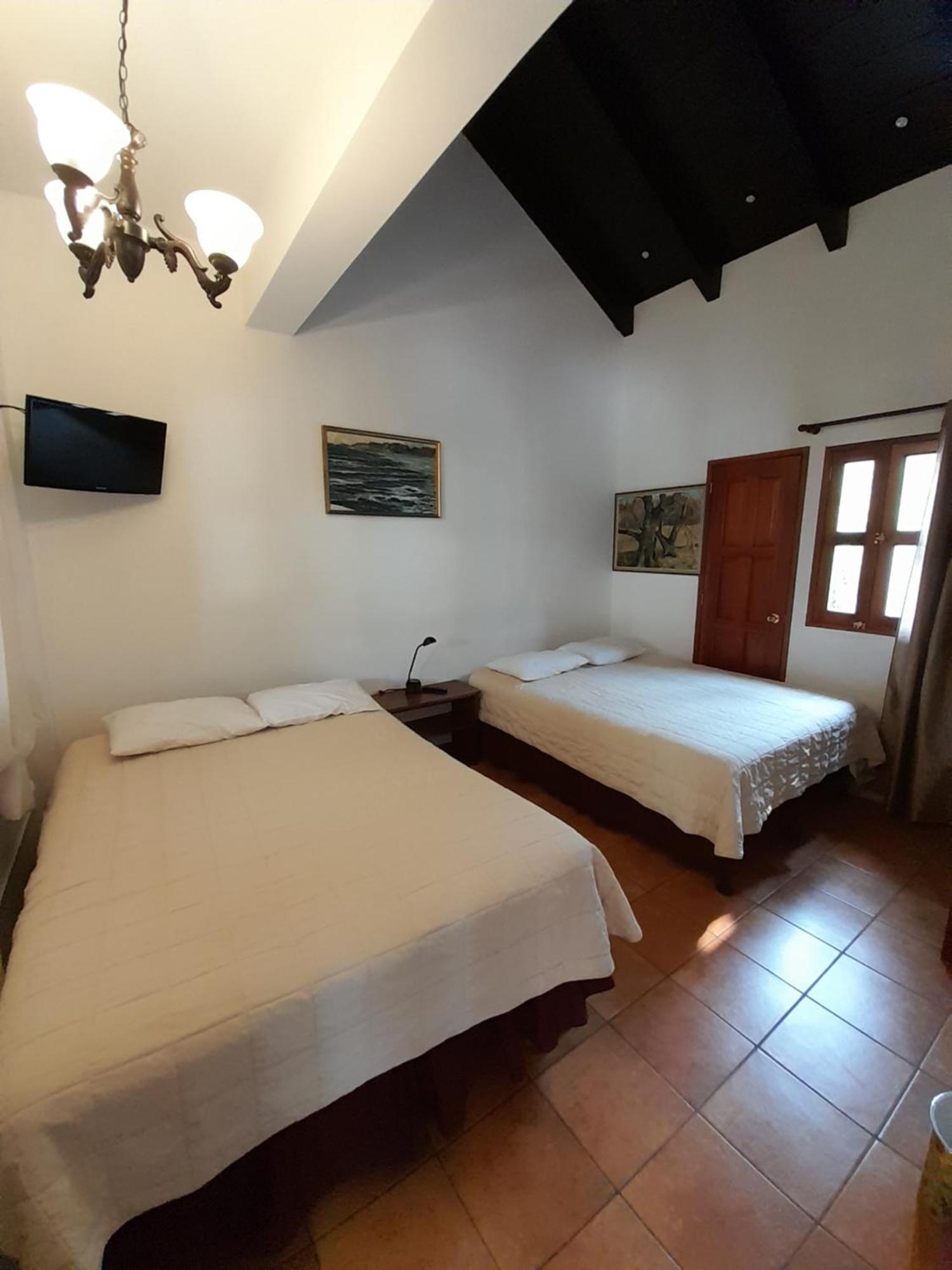אנטיגואה גואטמלה Hotel Y Jardines Casa Buho מראה חיצוני תמונה