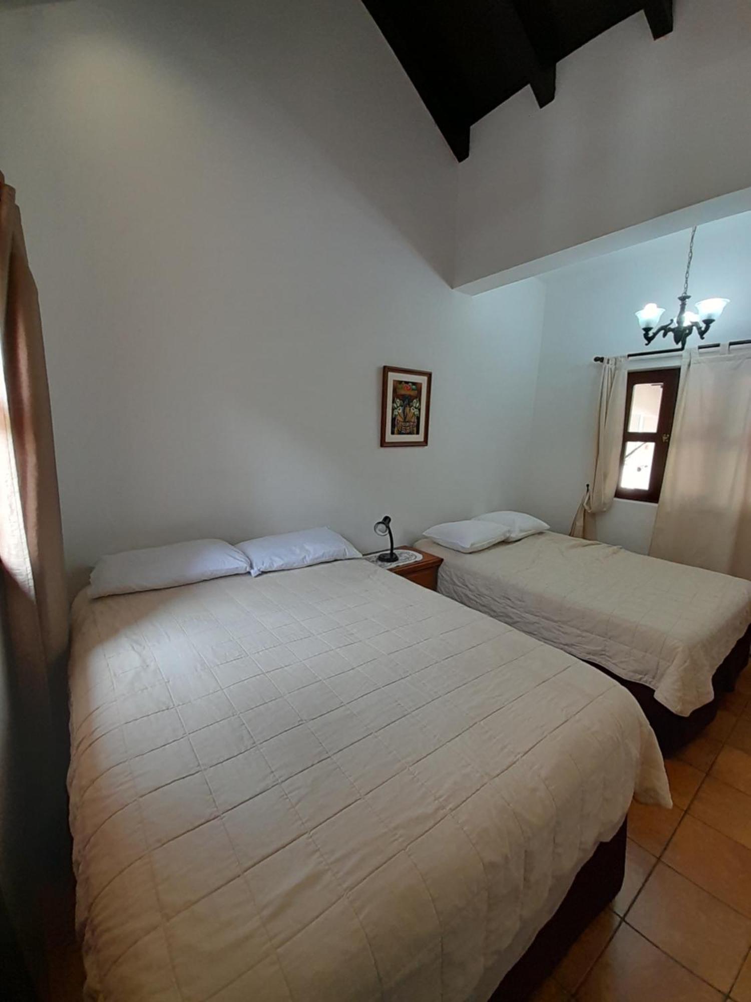 אנטיגואה גואטמלה Hotel Y Jardines Casa Buho מראה חיצוני תמונה